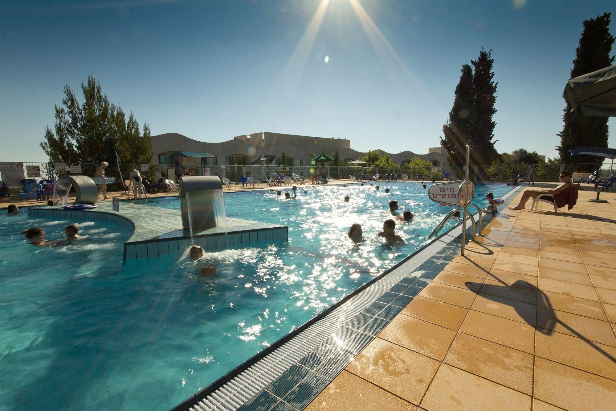 Shoresh Green Hills Family Suites Hotel Εξωτερικό φωτογραφία